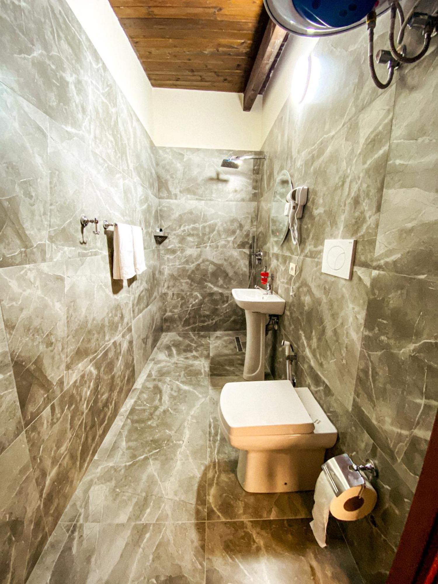 Hotel Iliria Canaj Oda fotoğraf