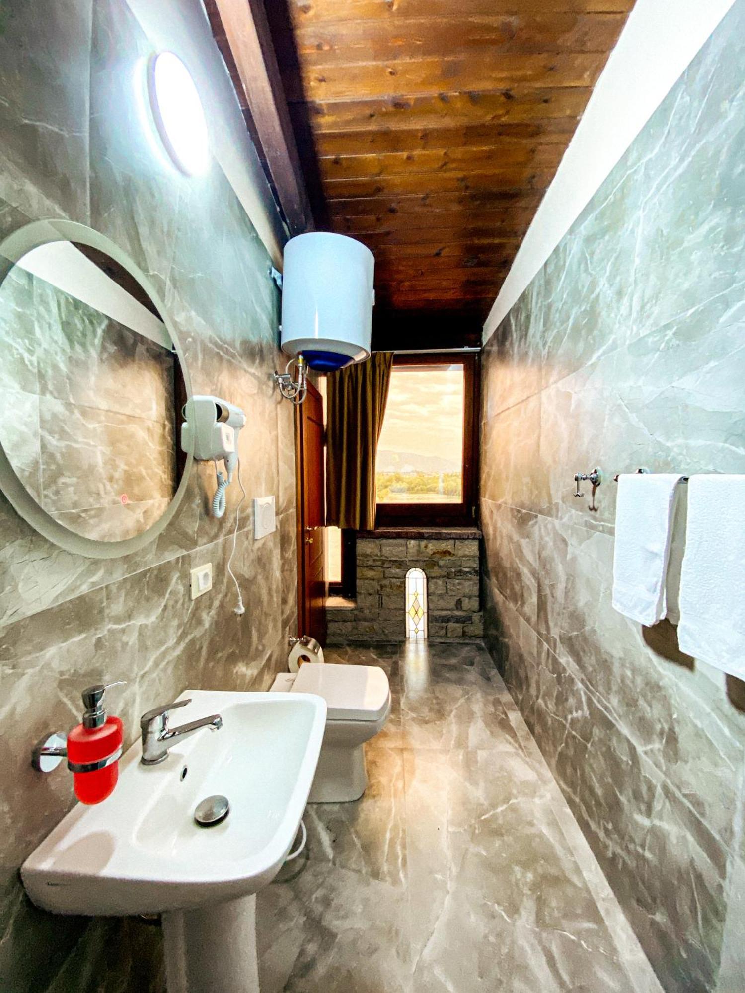 Hotel Iliria Canaj Oda fotoğraf